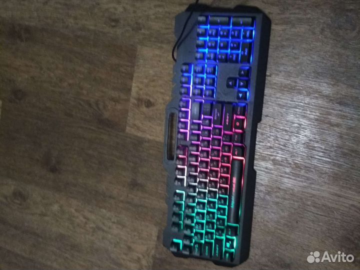 Игровая клавиатура с подсветкой