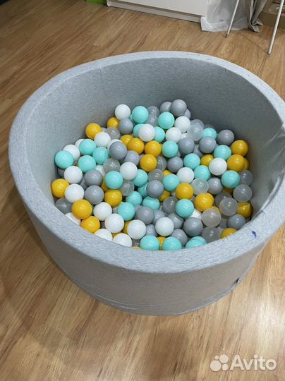 Сухой бассейн с шариками