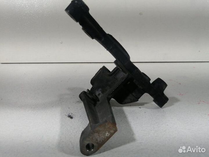 Кронштейн генератора Toyota Land Cruiser Prado