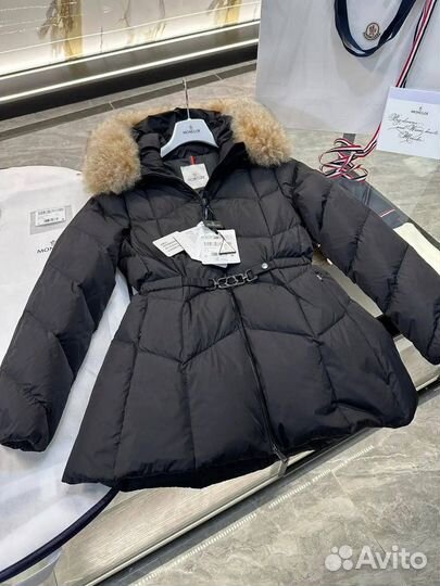 Пуховик женский Moncler Loriot