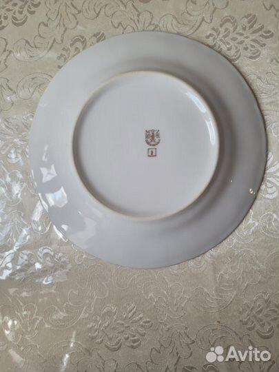 Тарелки от сервиза 