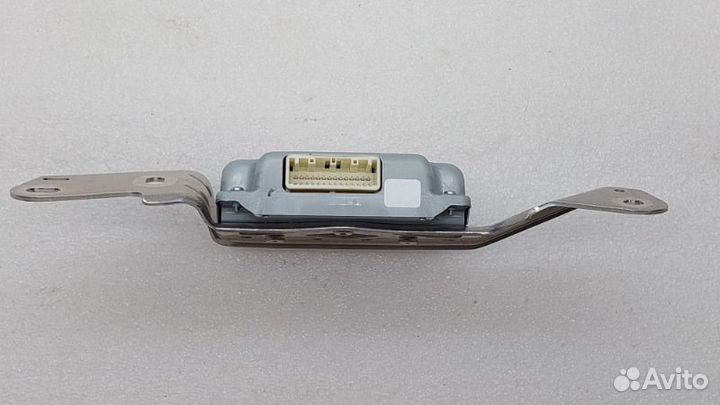 Блок электронный Lexus Es300H axzh10 A25afxs 2019