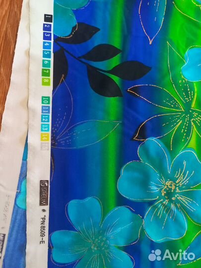 Ткань стрейч очень яркие и глубокие цвета
