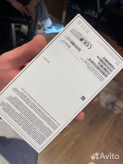 Телефон iPhone 11 128 gb red