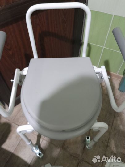 Санитарный стул туалет на колесах