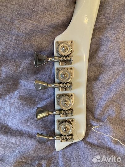 Бас гитара урал