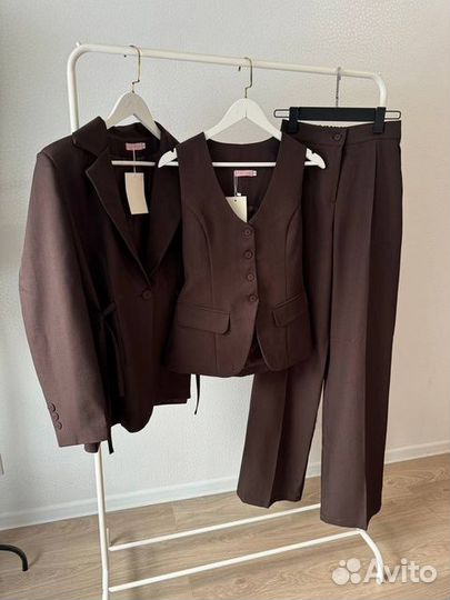 Костюм женский