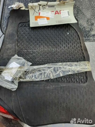 Автомобильные коврики резиновые