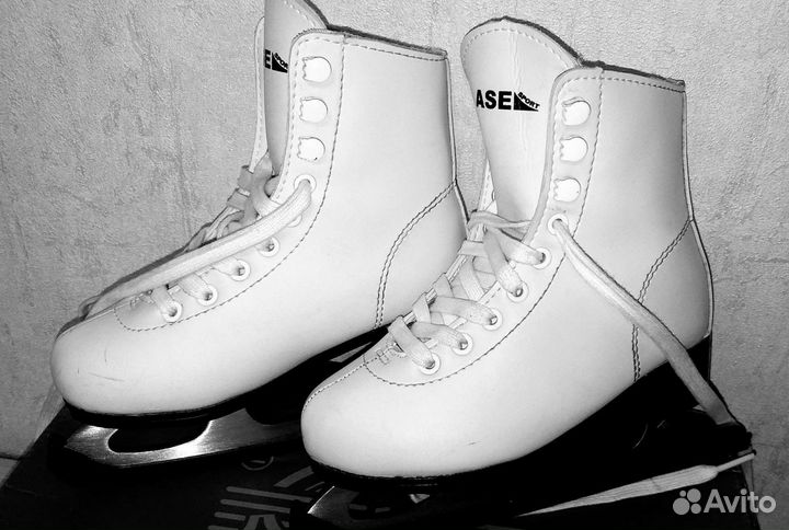 Коньки фигурные р.29/30