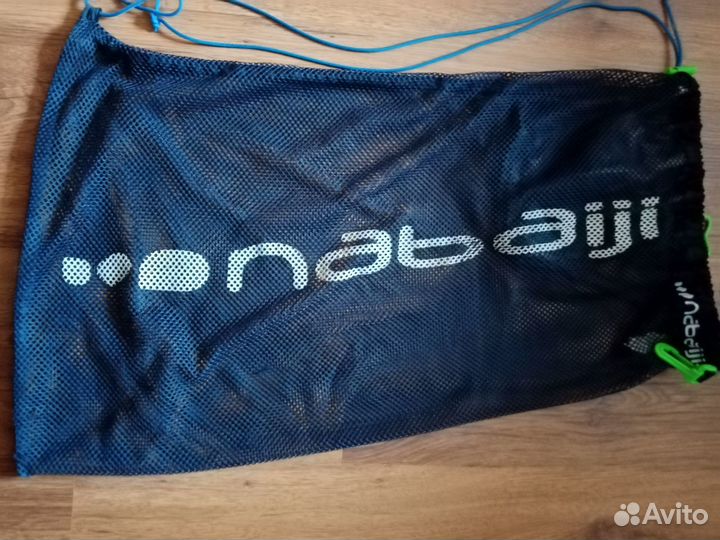 Спортивный инвентарь для тренировок по плаванию