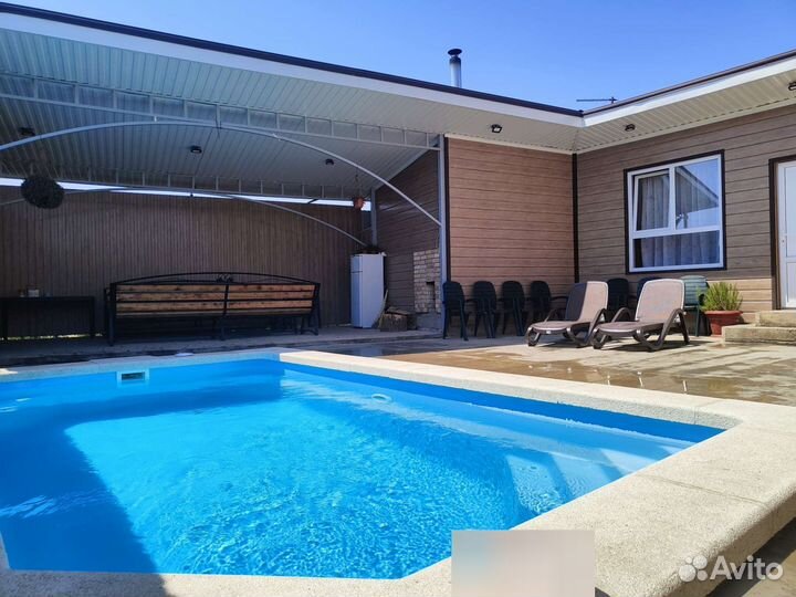 Беседка с теплым бассейном, мангалом и баней