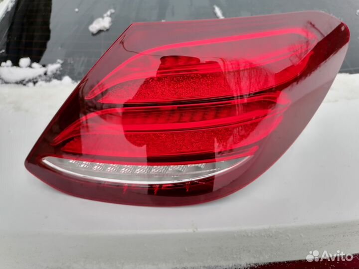 Фонарь задний правый Mercedes W213