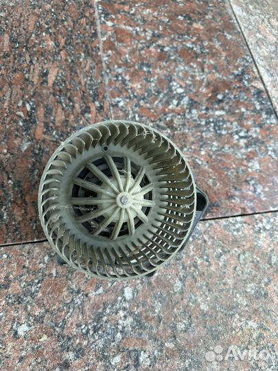 Моторчик печки Volkswagen Passat B5+ 740221233F