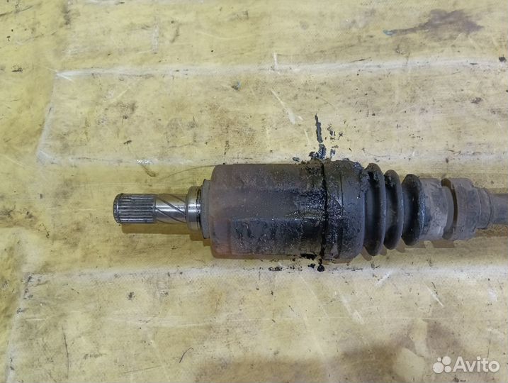 Полуось передняя nissan qashqai J10 1.6