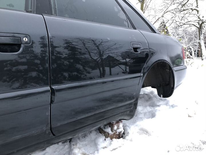 Дверь задняя левая на Audi A6 C4 седан