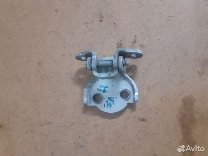 Петли двери Honda Integra db6