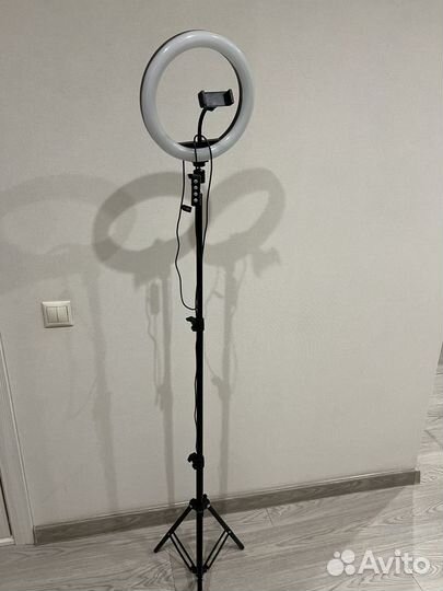 Кольцевая лампа со штативом