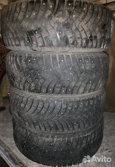 Michelin Latitude X-Ice North 2 + 215/70 R16