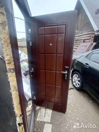 Дверь входная металлическая