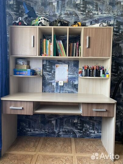 Компьютерный стол