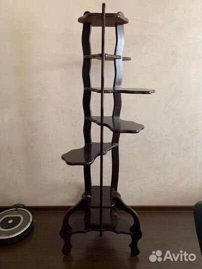 Продается полка для цветов и сувениров