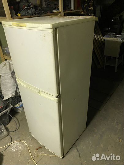 Холодильник бирюса