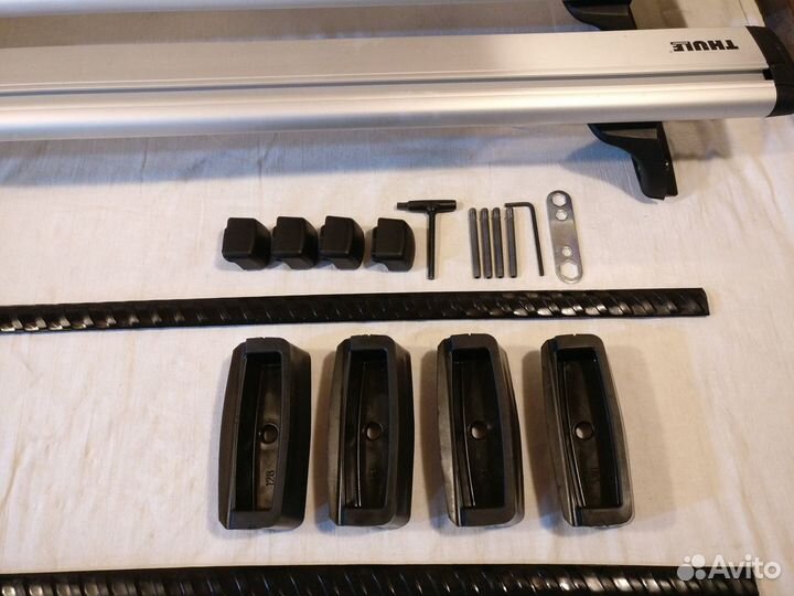 Аэродинамический багажник Thule в штатные места