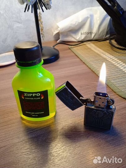 Зажигалка бензиновая типа zippo с бензином