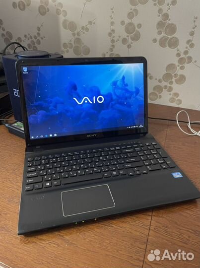 Надёжный Sony Vaio SVE15 Core i3/4/1000/1gb/15.6