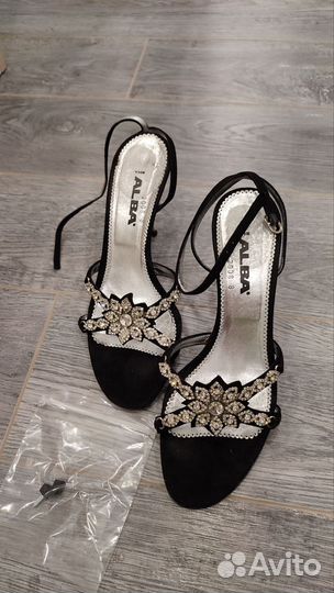 Босоножки Alba 37