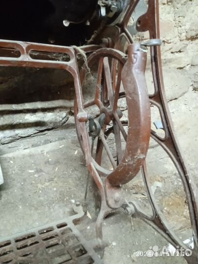 Швейная машинка зингер