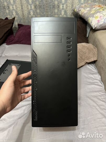 Компьютерный корпус с блоком питания