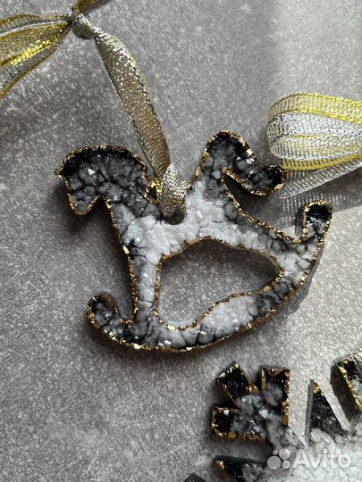 Елочные игрушки из эпоксидной смолы