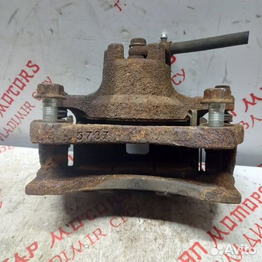 Суппорт тормозной передний правый Mitsubishi Asx