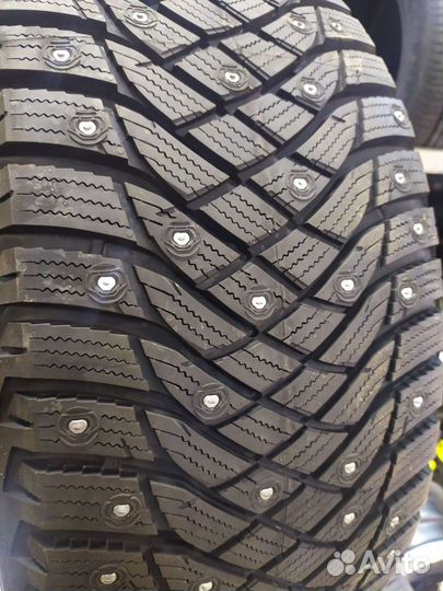 Goodyear UltraGrip Arctic 2 215/50 R17