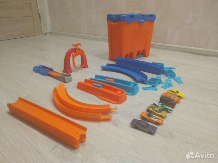 Трасса Hot wheels track builder