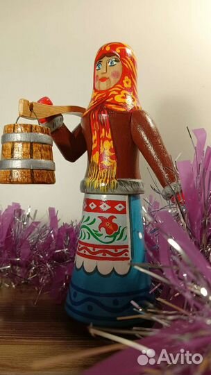 Статуэтка деревянная №10