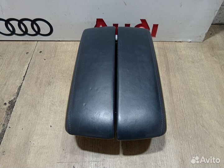 Подлокотник audi a8 d4