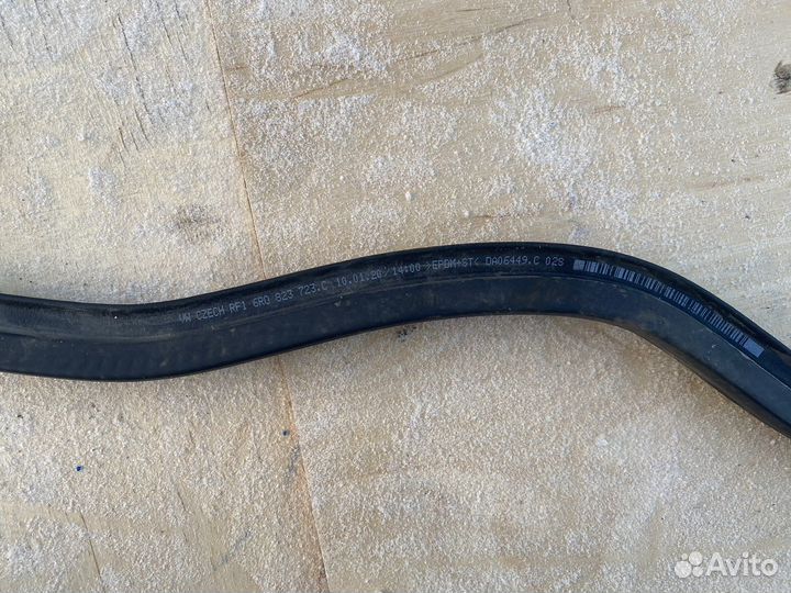 Уплотнитель жабо Volkswagen Polo 5 Sedan