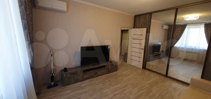 1-к. квартира, 38 м², 8/8 эт.