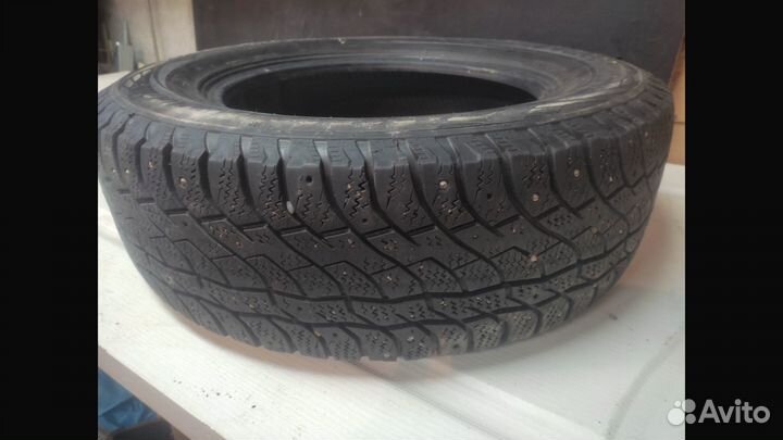 Viatti Bosco Nordico V-523 215/65 R16 98