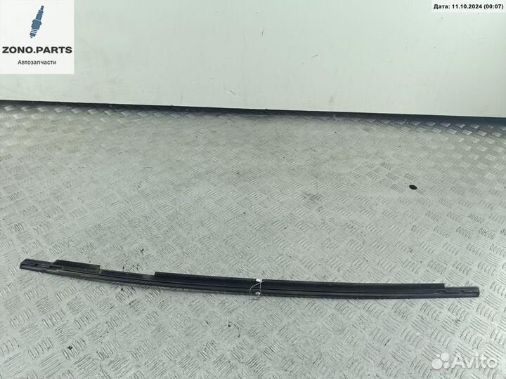 Молдинг стекла двери передней правой наружный на Mercedes W168 (A)