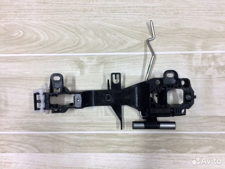 Кронштейн ручки двери рав 4 -5 передний правый NEW