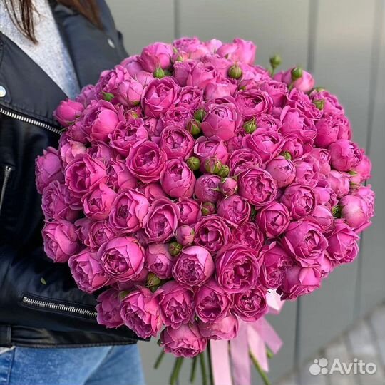 Кустовая Роза в Букетах. Свежие Цветы