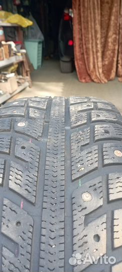 Kumho I'Zen KW22 215/65 R16