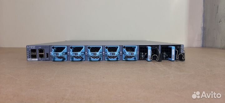 Коммутатор Juniper QFX5100-48S-3AFI