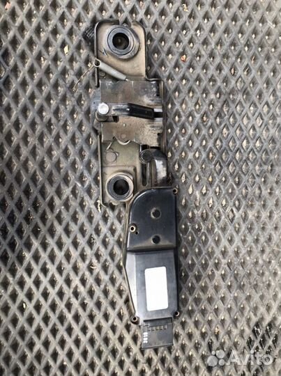 Замок багажника(доводчик) Шкода Суперб