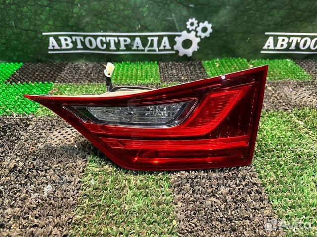 Фонарь в крышку багажника правый Lexus Gs 4