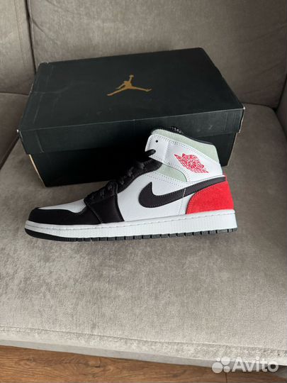 Nike air jordan 1 mid