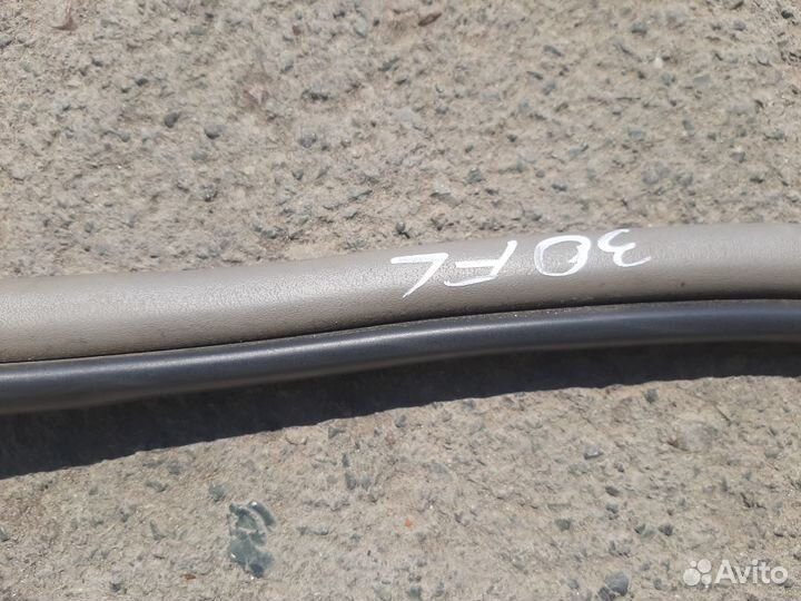 Уплотнитель двери передний левый Camry 30 2azfe